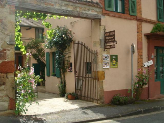 Bed and Breakfast Saint Sauveur Herisson Экстерьер фото
